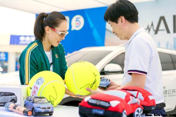 东风汽车•武汉网球公开赛终结 白俄罗斯选手萨巴伦卡成女单“新后”