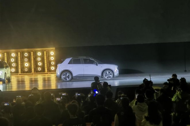 蔚来2024 NIO Day 蔚来ET9上市 萤火虫开启预售